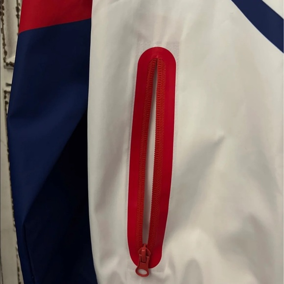 ❤️🤍💙 Men’s Windbreaker Size L Super nice in like new condition - Picture 14 of 14